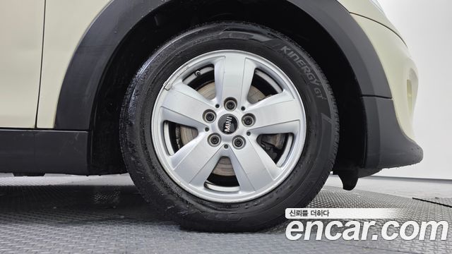MINI Cooper D 5Door Standard 3rd 2019 — фото 21
