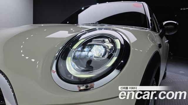MINI Cooper D 5Door Standard 3rd 2019 — фото 22