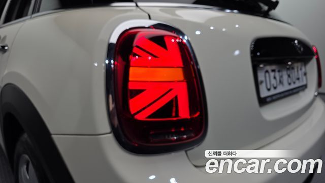 MINI Cooper D 5Door Standard 3rd 2019 — фото 23