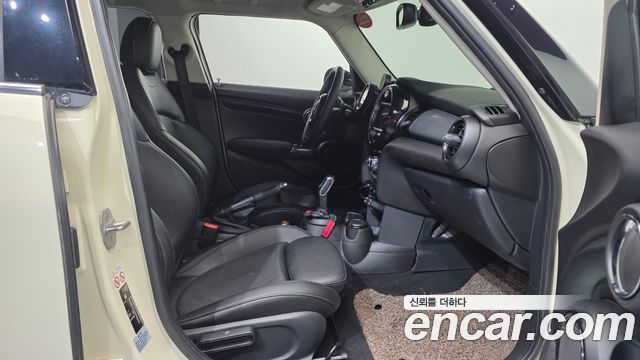 MINI Cooper D 5Door Standard 3rd 2019 — фото 26