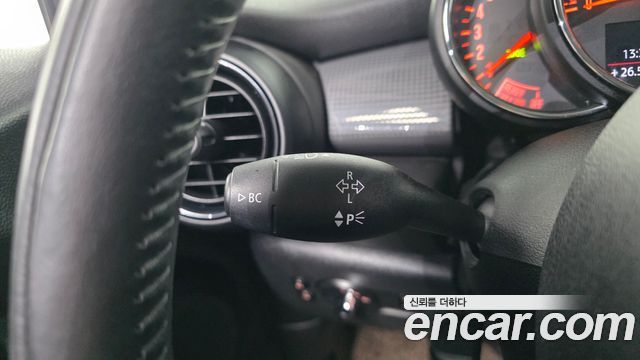 MINI Cooper D 5Door Standard 3rd 2019 — фото 34