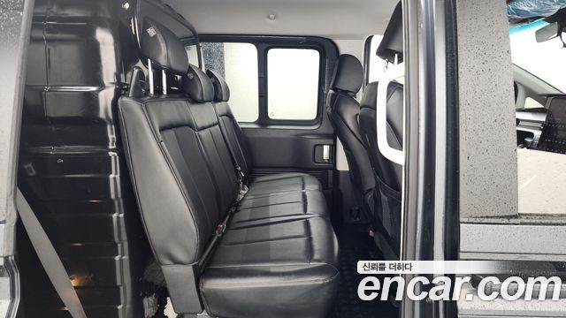 Hyundai Staria L3.5 Cargo 5-Seater Modern 2023 — фото 11