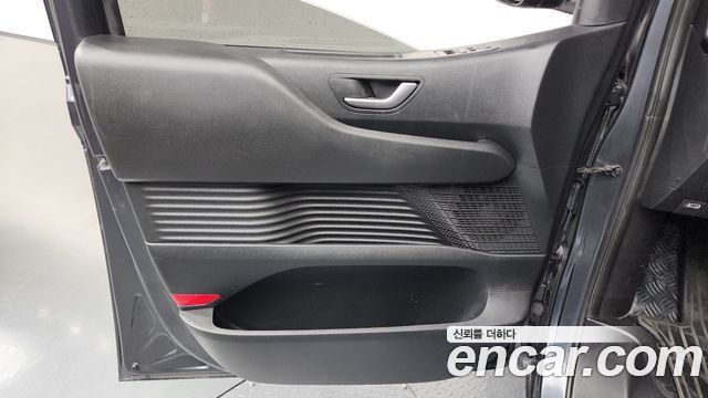 Hyundai Staria L3.5 Cargo 5-Seater Modern 2023 — фото 25