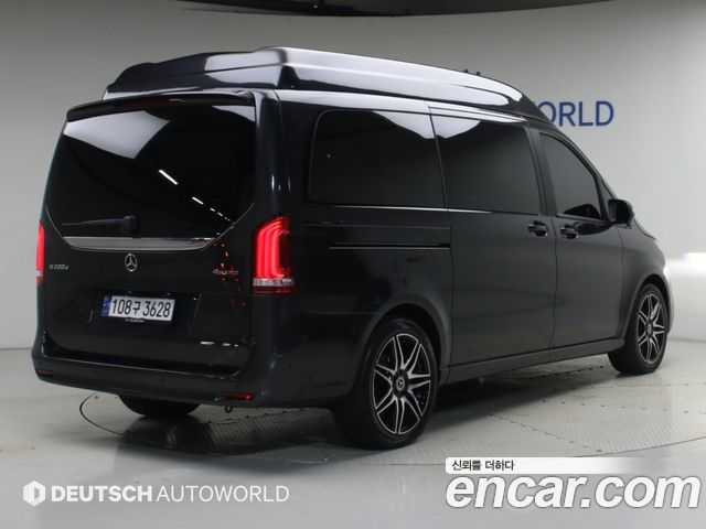 Mercedes-Benz V-Class V220 CDI W447 2023 — фото 2