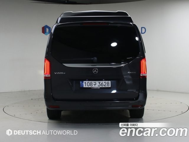 Mercedes-Benz V-Class V220 CDI W447 2023 — фото 4