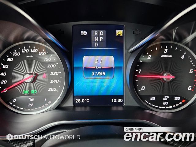 Mercedes-Benz V-Class V220 CDI W447 2023 — фото 8