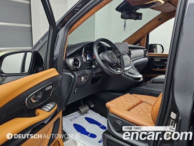 Mercedes-Benz V-Class V220 CDI W447 2023 — фото 15