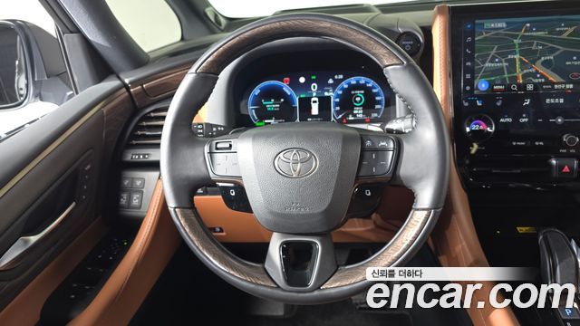 Toyota Alphard (IV) 2.5 HEV Executive AWD 2025 — фото 17