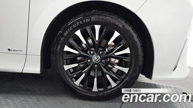 Toyota Alphard (IV) 2.5 HEV Executive AWD 2025 — фото 27