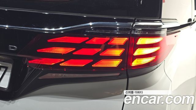 Toyota Alphard (IV) 2.5 HEV Executive AWD 2025 — фото 29