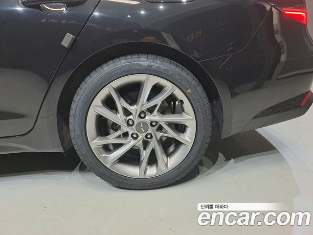 Genesis G70 Gasoline 2.0T 2WD 2023 — фото 7