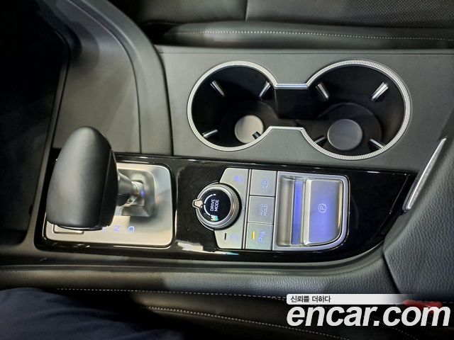 Genesis G70 Gasoline 2.0T 2WD 2023 — фото 16