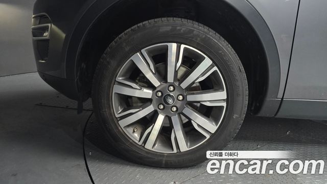 Land Rover Discovery Sport 2.0 TD4 HSE Luxury 2018 — фото 5