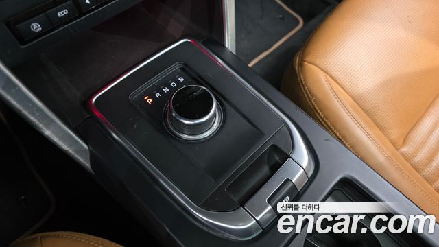 Land Rover Discovery Sport 2.0 TD4 HSE Luxury 2018 — фото 9