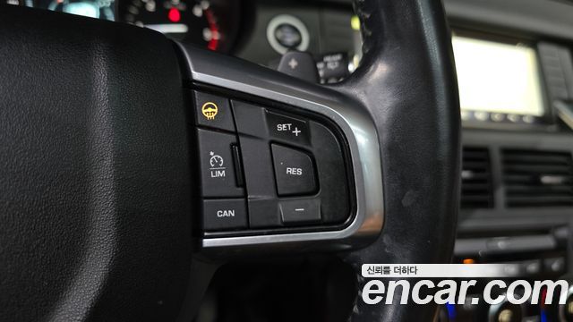 Land Rover Discovery Sport 2.0 TD4 HSE Luxury 2018 — фото 16