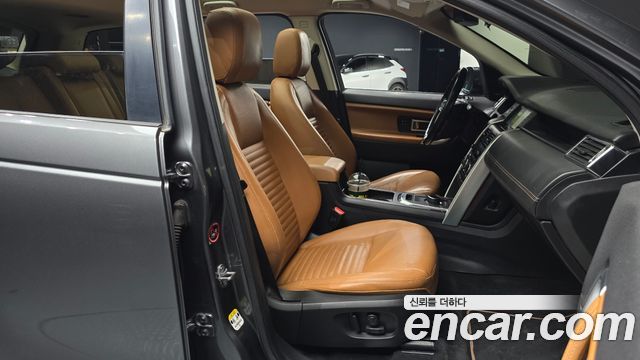 Land Rover Discovery Sport 2.0 TD4 HSE Luxury 2018 — фото 26