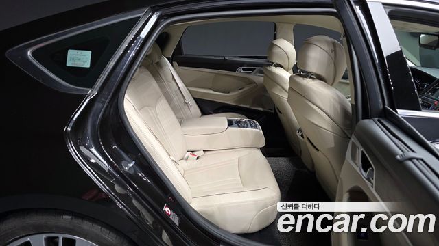 Genesis G80 3.3 GDI AWD Premium Luxury 2018 — фото 12