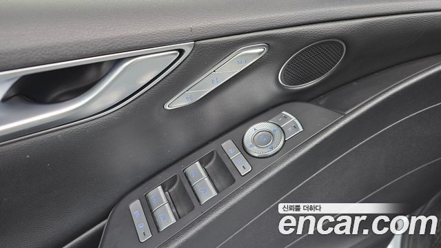 Genesis G80 (RG3) Gasoline 2.5 Turbo AWD 2022 — фото 30