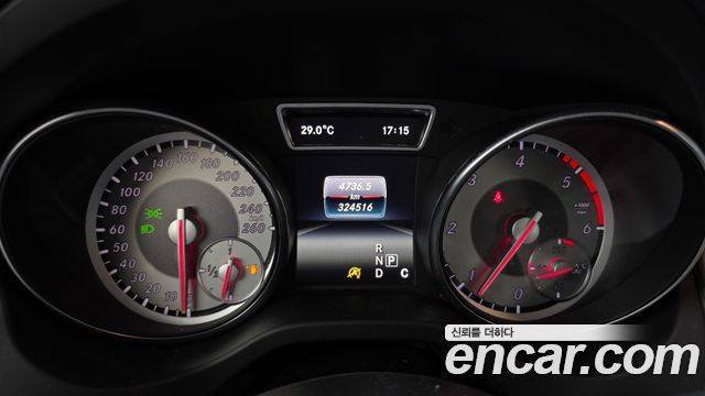 Mercedes-Benz GLA-Class (X156) GLA200 d 4MATIC 2016 — фото 8