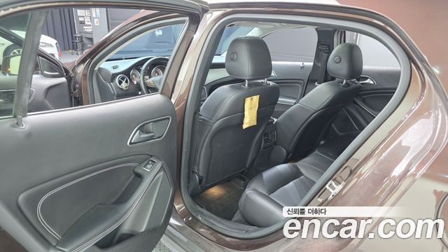 Mercedes-Benz GLA-Class (X156) GLA200 d 4MATIC 2016 — фото 15