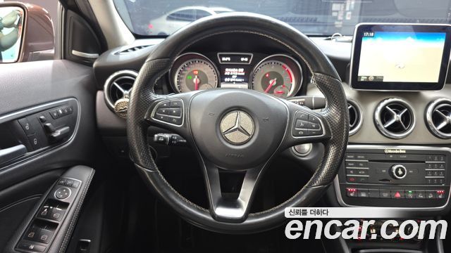Mercedes-Benz GLA-Class (X156) GLA200 d 4MATIC 2016 — фото 16