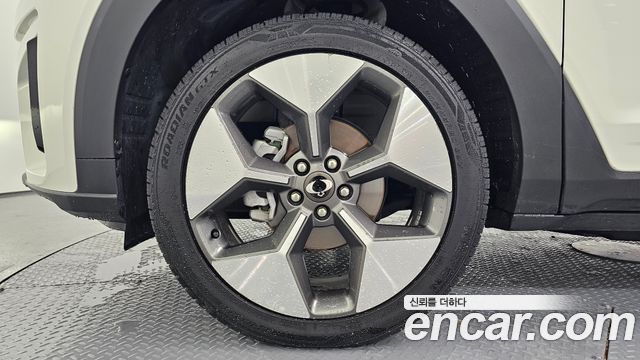 KG Mobility (SsangYong) Torres EVX E7 2024 — фото 5