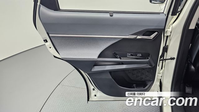 KG Mobility (SsangYong) Torres EVX E7 2024 — фото 31