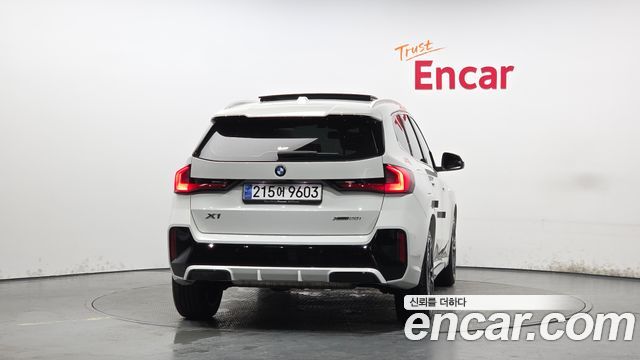 BMW X1 (U11) xDrive 20i M Sport 2024 — фото 4