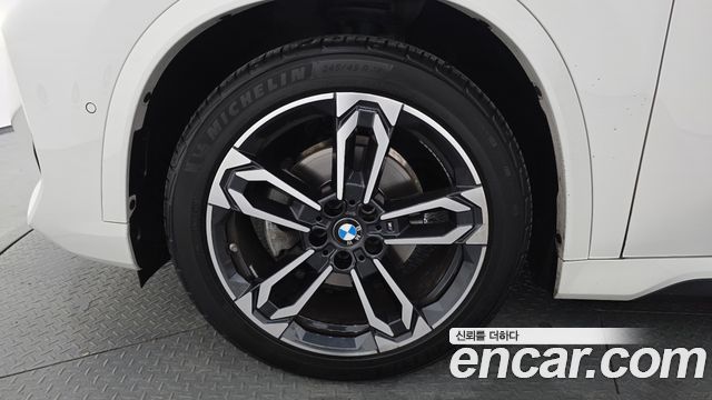 BMW X1 (U11) xDrive 20i M Sport 2024 — фото 5