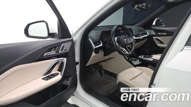 BMW X1 (U11) xDrive 20i M Sport 2024 — фото 10