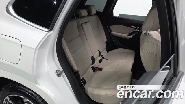 BMW X1 (U11) xDrive 20i M Sport 2024 — фото 12