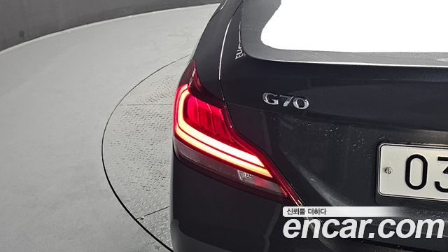 Genesis G70 2.0T Sport Package 2019 — фото 23