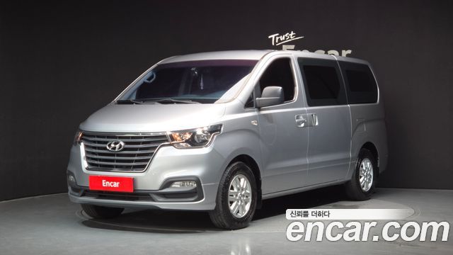 Hyundai Grand Starex Van 3-Seater Smart