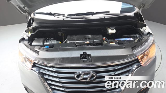Hyundai Grand Starex Van 3-Seater Smart 2021 — фото 6