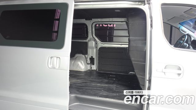 Hyundai Grand Starex Van 3-Seater Smart 2021 — фото 11