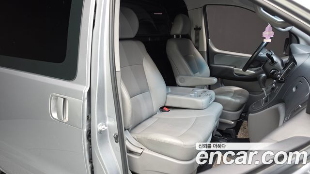 Hyundai Grand Starex Van 3-Seater Smart 2021 — фото 12