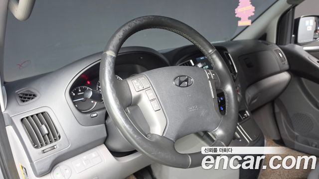 Hyundai Grand Starex Van 3-Seater Smart 2021 — фото 13