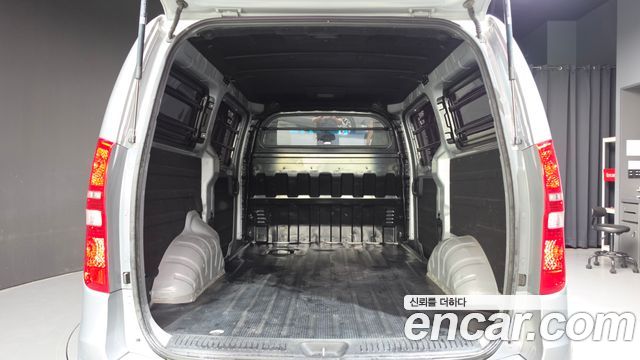 Hyundai Grand Starex Van 3-Seater Smart 2021 — фото 19