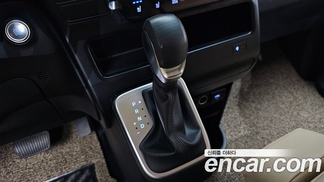 Hyundai Staria HEV 1.6 Tourer 11-Seater Modern 2025 — фото 9