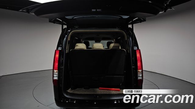 Hyundai Staria HEV 1.6 Tourer 11-Seater Modern 2025 — фото 20