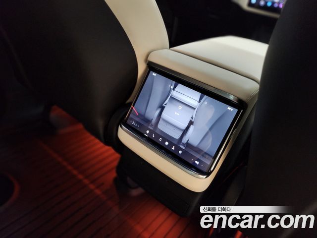 Tesla Model X Plaid 2026 — фото 17