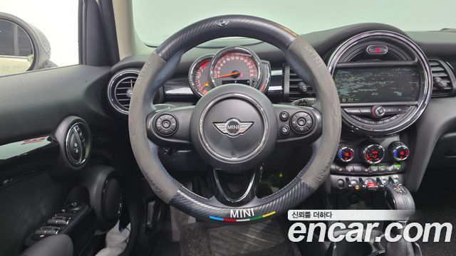 MINI Cooper 5Door HIGH 3rd 2018 — фото 13