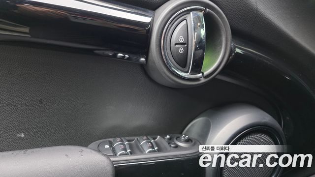 MINI Cooper 5Door HIGH 3rd 2018 — фото 17