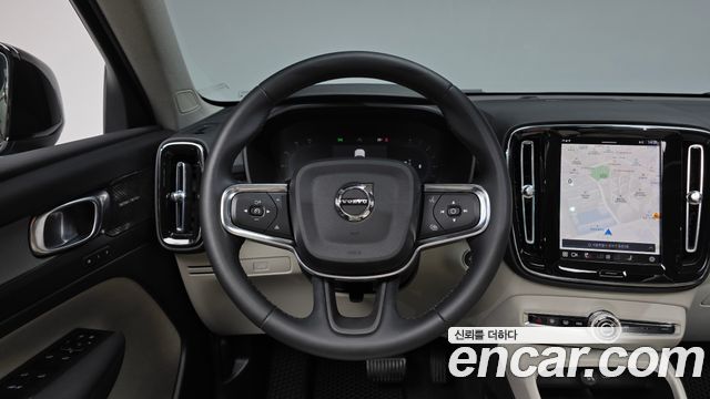 Volvo XC40 B4 Ultimate Bright 2023 — фото 13