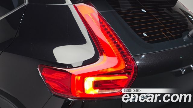 Volvo XC40 B4 Ultimate Bright 2023 — фото 23