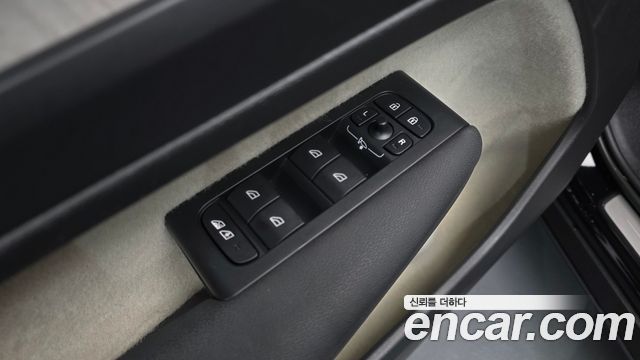 Volvo XC40 B4 Ultimate Bright 2023 — фото 29