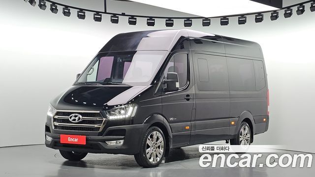 Hyundai Solati 15-seater Luxury