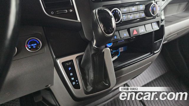 Hyundai Solati 15-seater Luxury 2020 — фото 9