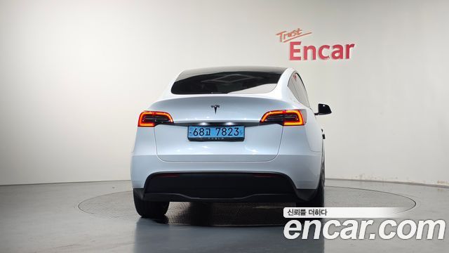 Tesla Model Y RWD 2023 — фото 4
