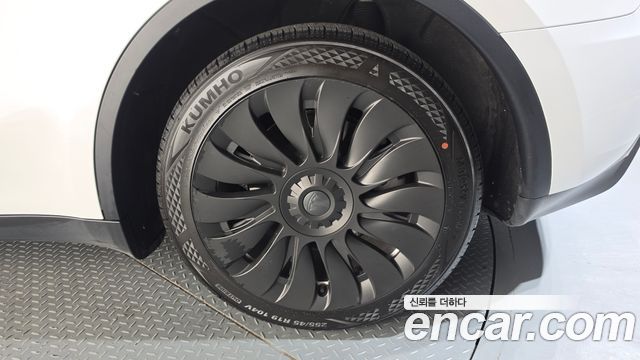 Tesla Model Y RWD 2023 — фото 21